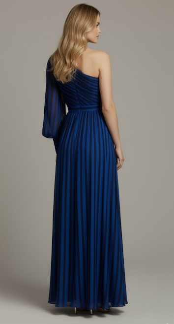 Printed Rose Pendant Maxi Dress